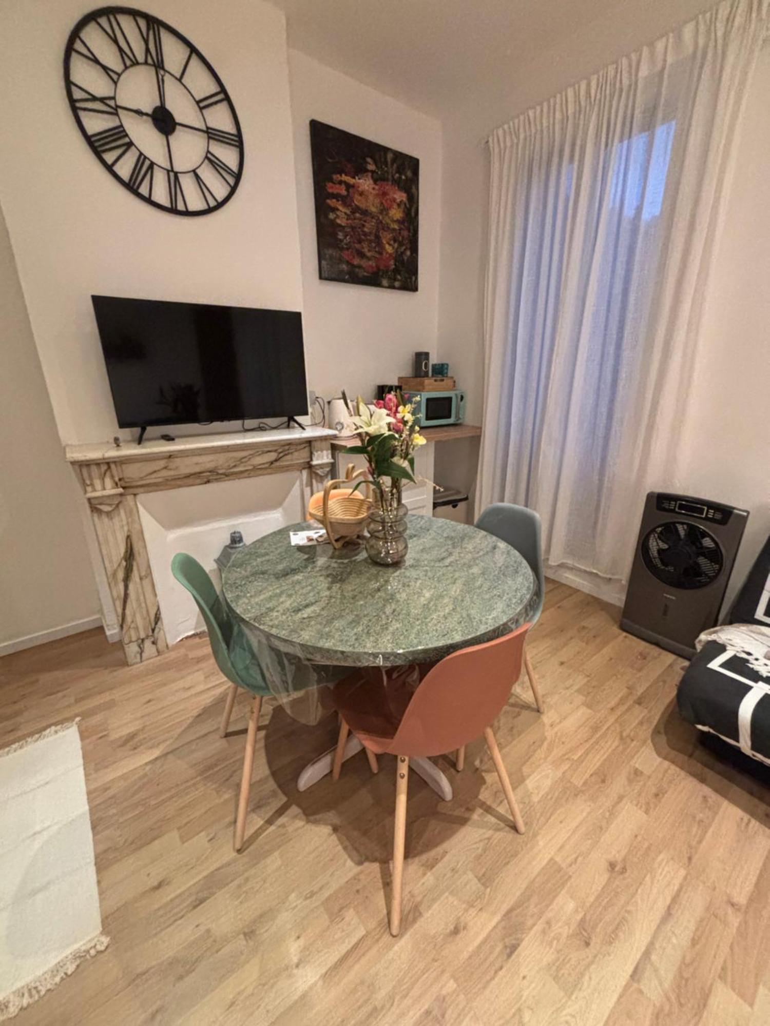 Astou Cisse Apartment Marseille